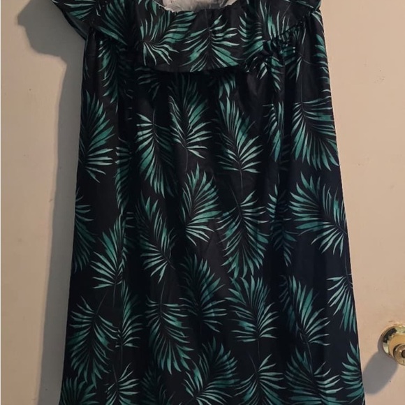 Tropical Leaf Print Strapless Dress - Picture 7 of 11